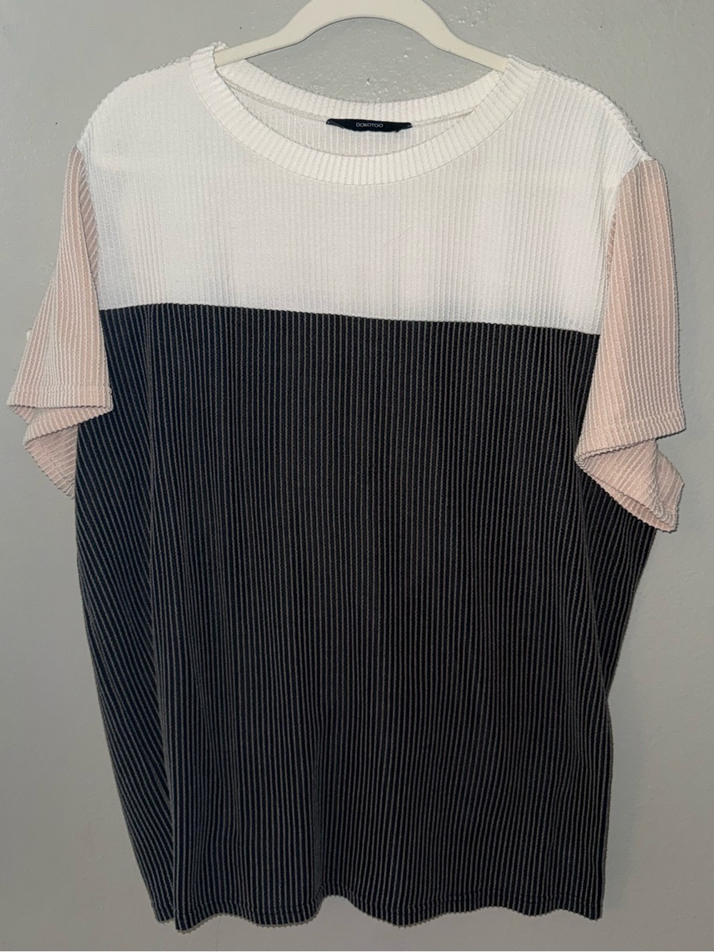 2X Colorblock Ribbed Short-Sleeve Shirt - White, Black & Pink